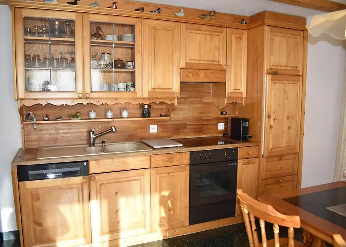 Curneglia لينتسرهايدي